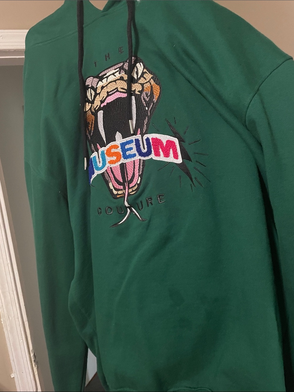 Men's Dark Green Crewneck Sweater with Colorful Embroidered Graphic Top&bottom